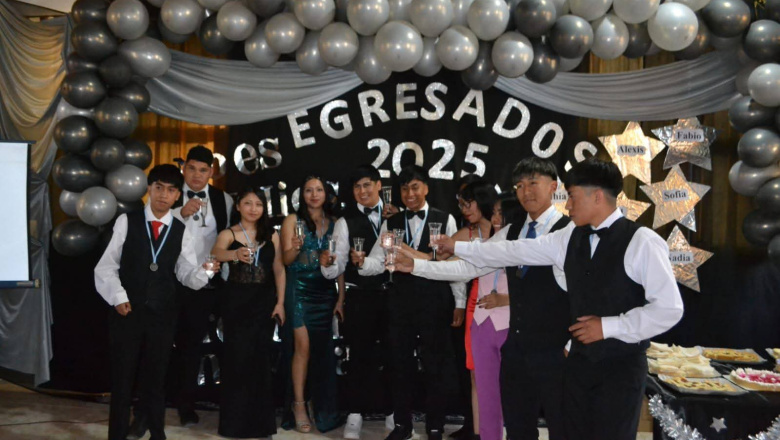 Primeros Egresados del CPEM 30 Anexo Colipilli